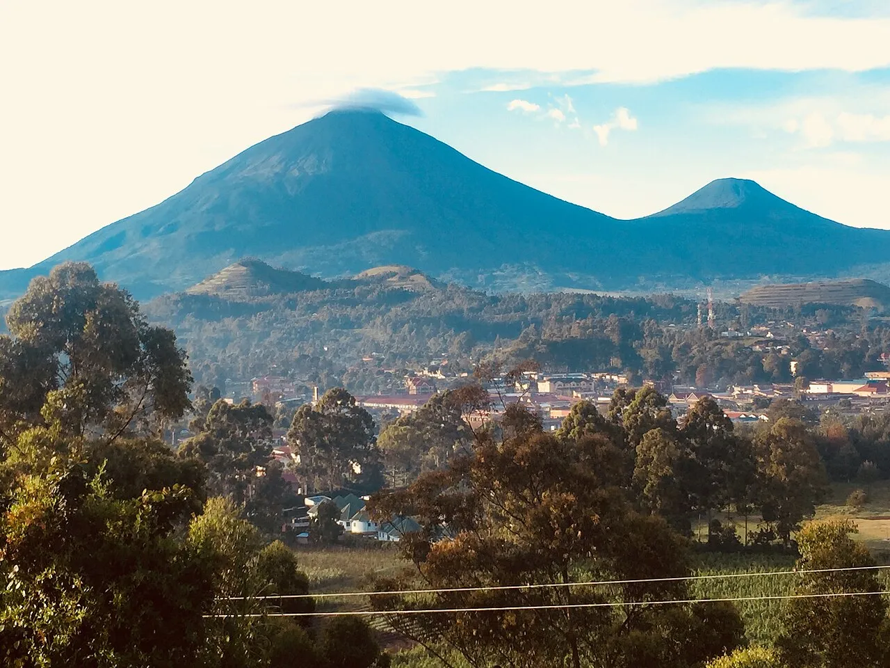 Lake Mburo and Queen Elizabeth: easy Uganda savannah
