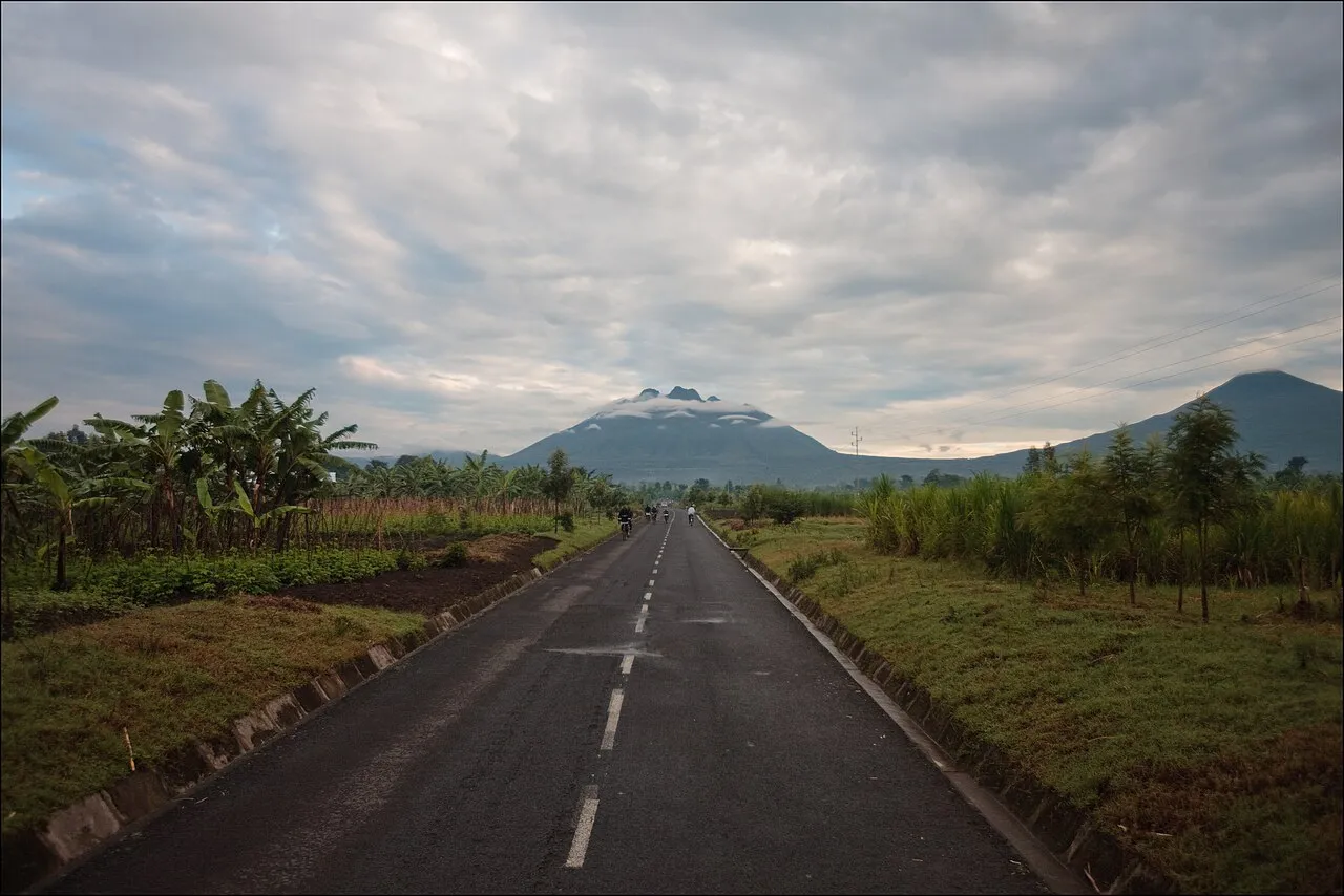 How far in advance to book: Road to the Sabyinyo